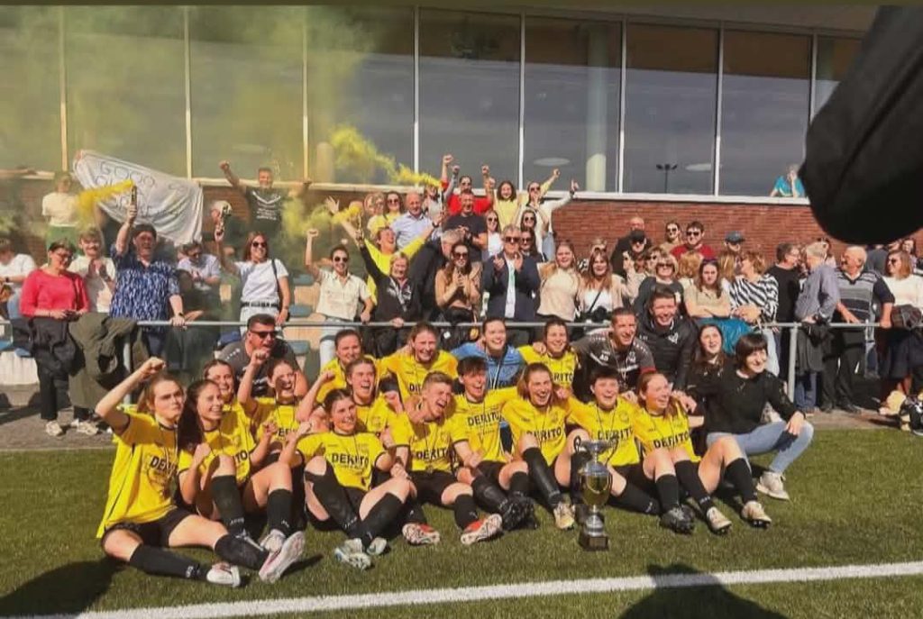 Dames B winnen Hofman-cup 25-26